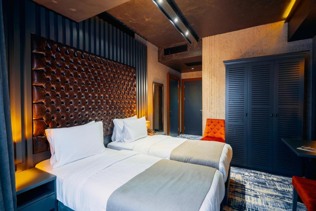 Tapis Rouge Design Boutique Hotel Batumi Ngoại thất bức ảnh A room at the hotel