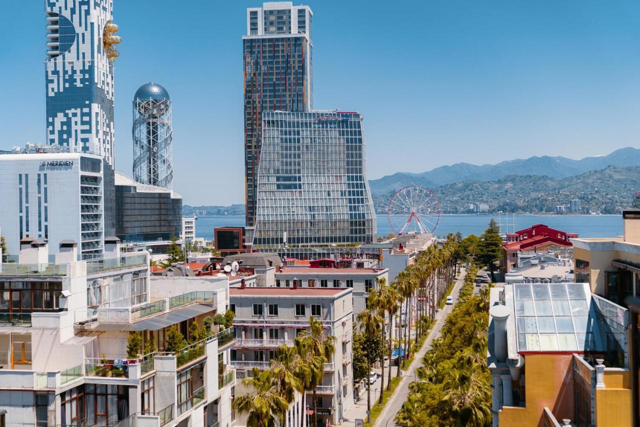 Tapis Rouge Design Boutique Hotel Batumi Ngoại thất bức ảnh The building in 2016
