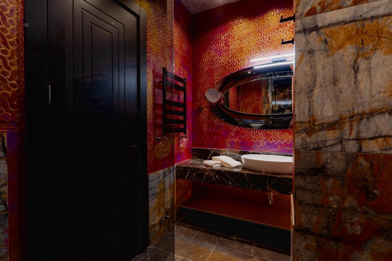 Tapis Rouge Design Boutique Hotel Batumi Ngoại thất bức ảnh Bathroom