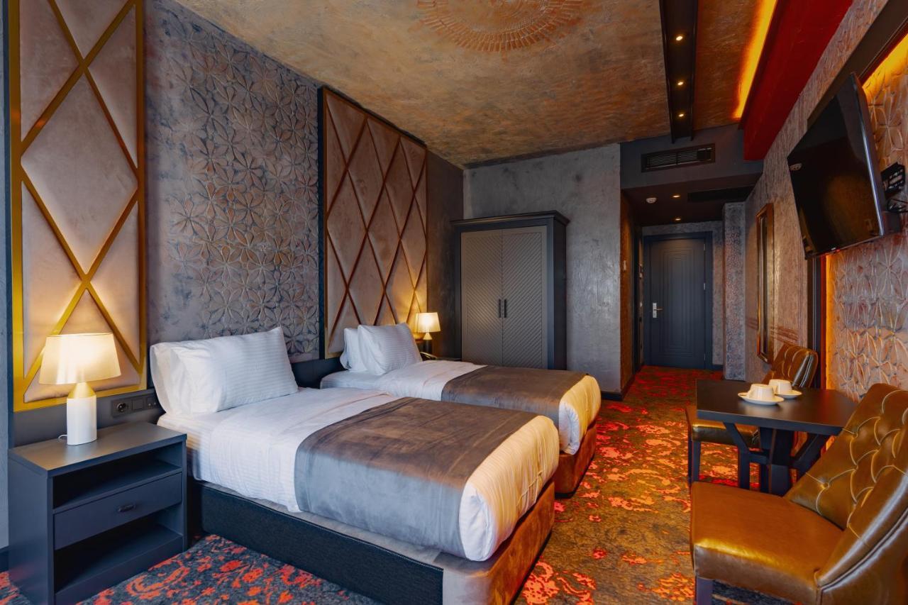 Tapis Rouge Design Boutique Hotel Batumi Ngoại thất bức ảnh Deluxe room