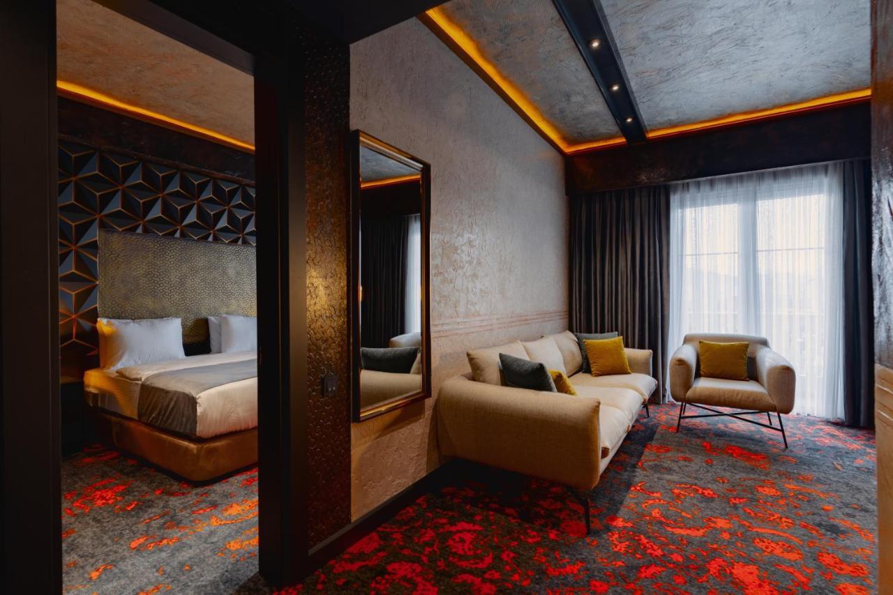 Tapis Rouge Design Boutique Hotel Batumi Ngoại thất bức ảnh Deluxe Suite