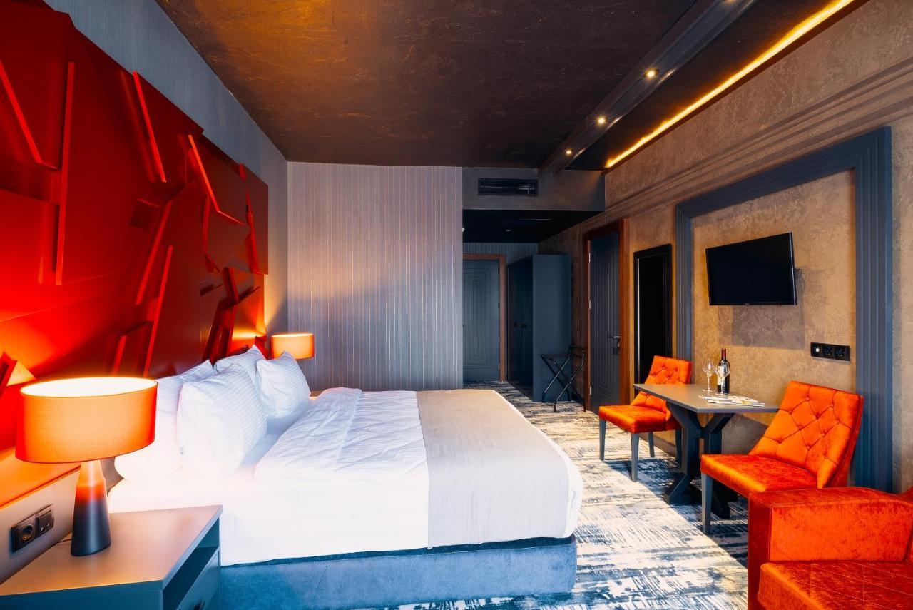 Tapis Rouge Design Boutique Hotel Batumi Ngoại thất bức ảnh Deluxe room
