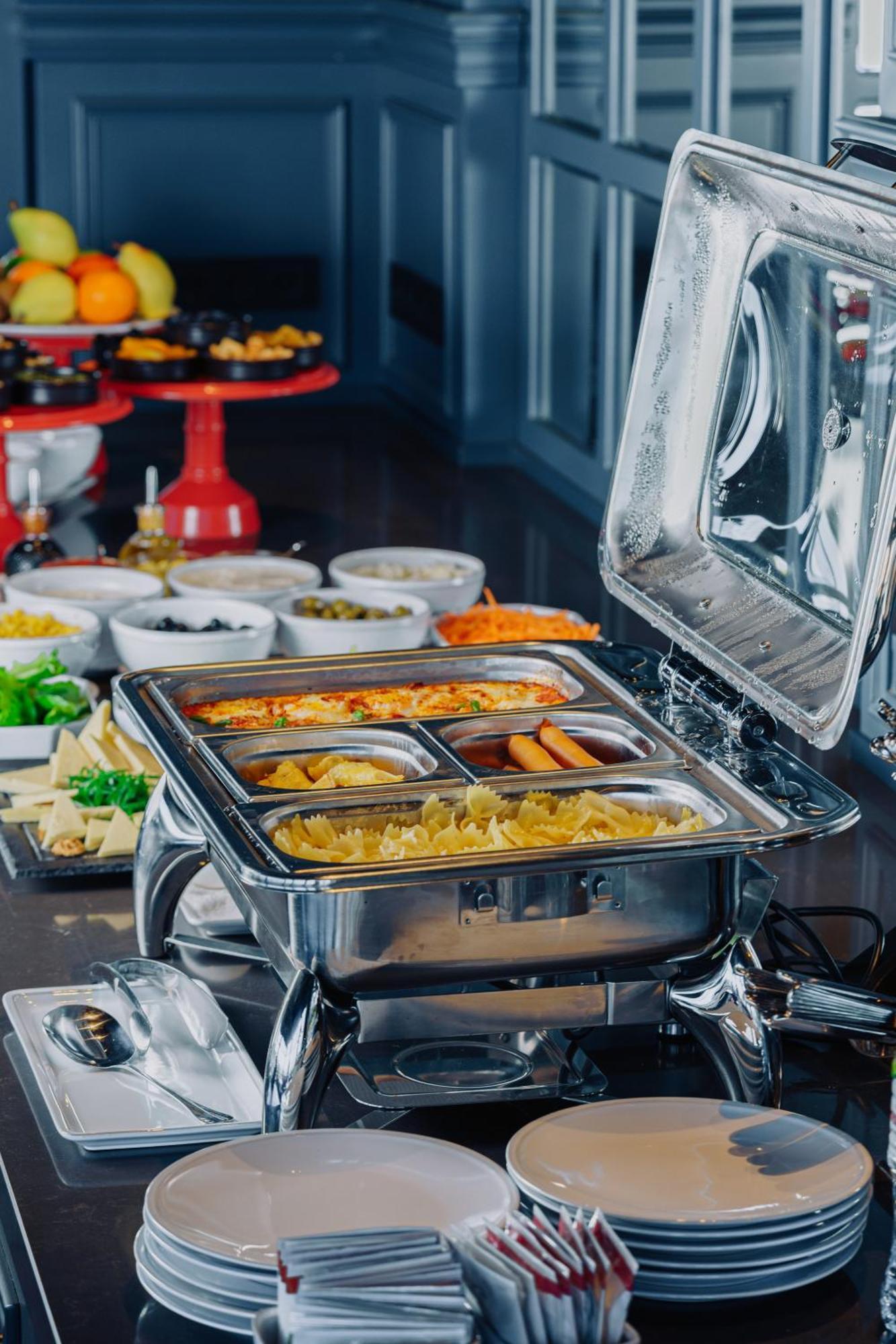 Tapis Rouge Design Boutique Hotel Batumi Ngoại thất bức ảnh A chafing dish