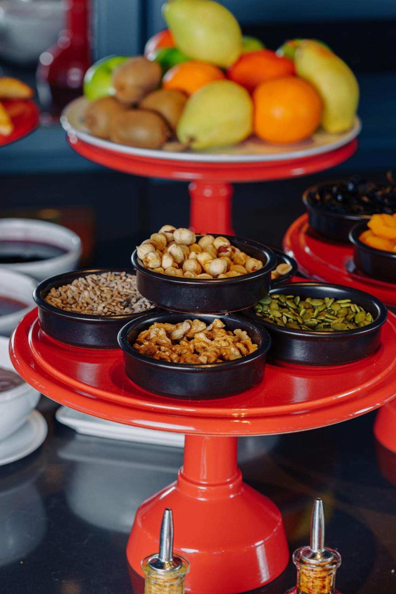 Tapis Rouge Design Boutique Hotel Batumi Ngoại thất bức ảnh A selection of tapas